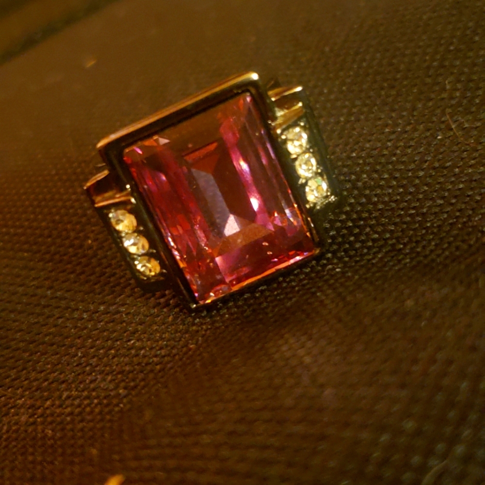 Judith Leiber BEJEWELED 18mm x 13mm Cut Rectangle Ring